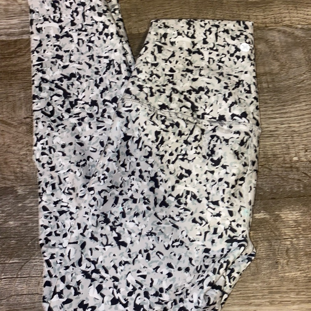 RBX Monochrome Abstract Patterned Apparel